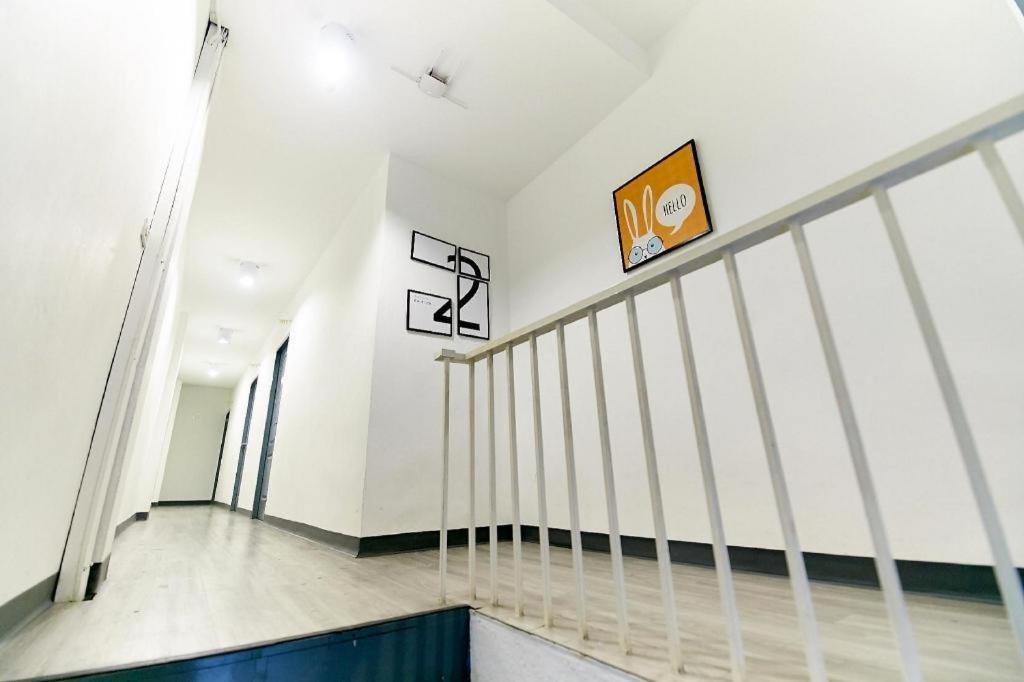 The Rabbit'S Hole Hostel Bangkok Bagian luar foto
