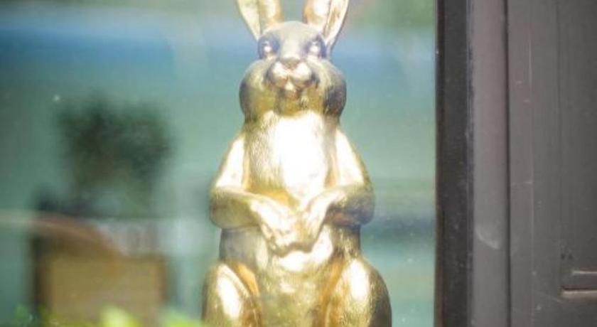 The Rabbit'S Hole Hostel Bangkok Bagian luar foto