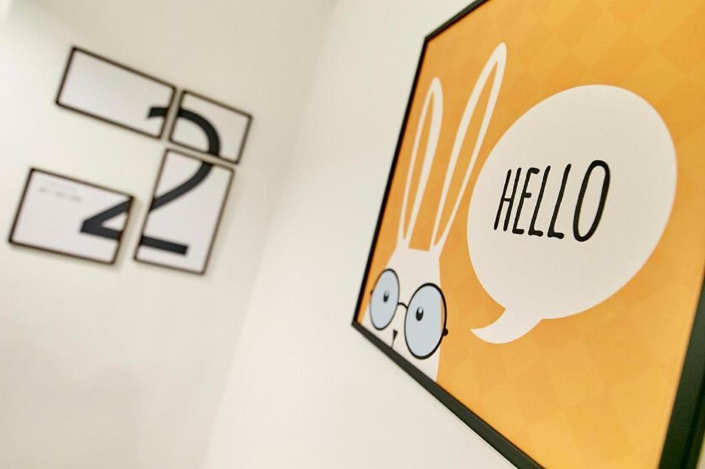 The Rabbit'S Hole Hostel Bangkok Bagian luar foto