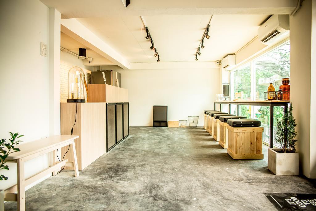 The Rabbit'S Hole Hostel Bangkok Bagian luar foto